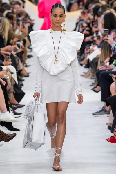 Look 17